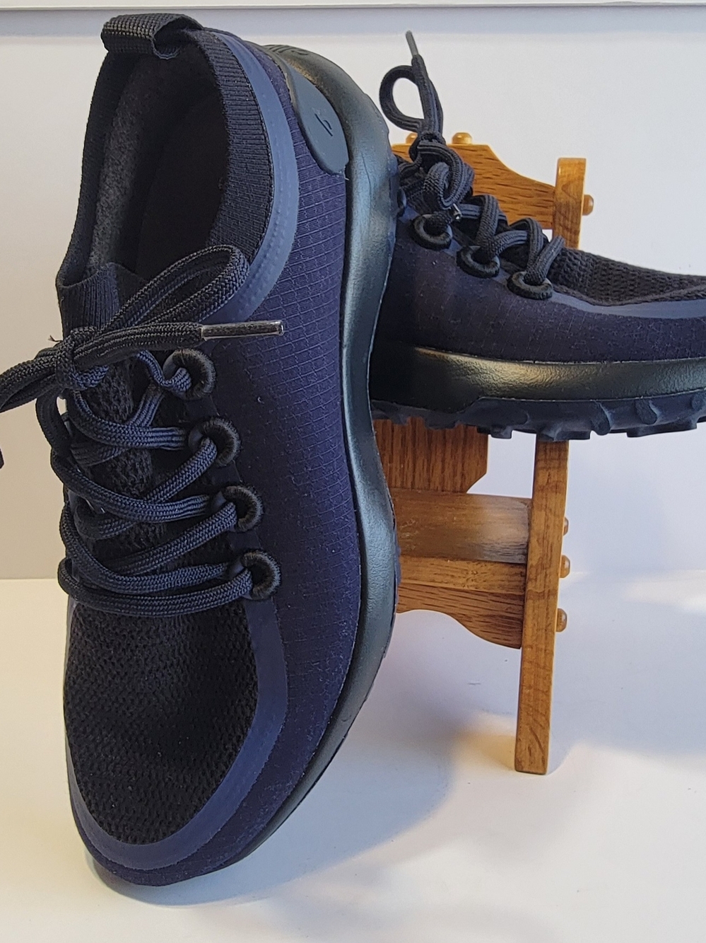 Allbirds Men's Navy and Black Low-Top Sneakers